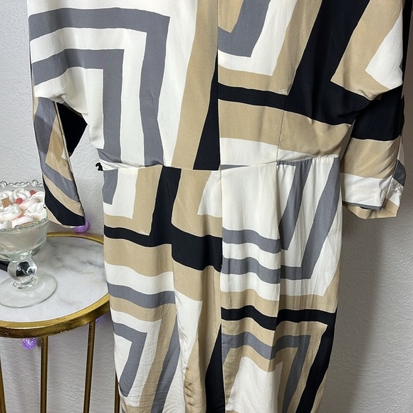 TRINA TURK SILK DRESS - Picture 6 of 7